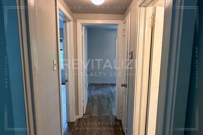 Building Photo - 2 Bed 1 Bath Home Close to Interstate Access!