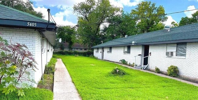 Primary Photo - 5405 Suez St
