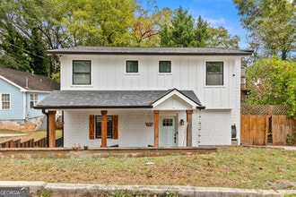 Building Photo - 1887 E Farris Ave