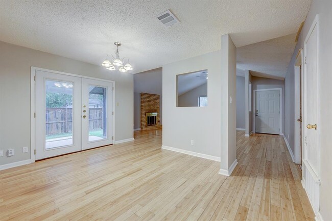 Building Photo - 6300 Capriola Dr
