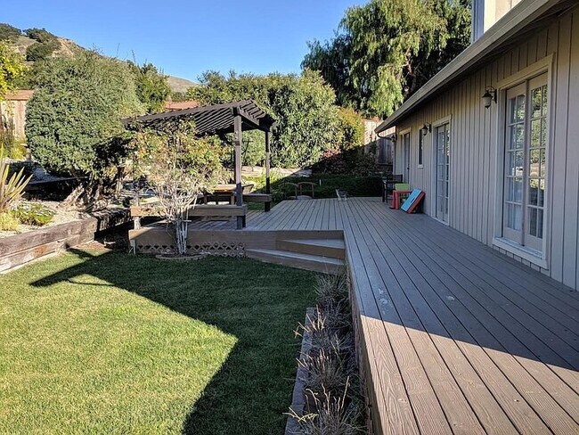 Building Photo - 289F San Benancio Rd
