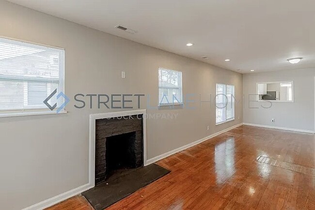 Building Photo - 3237 Beech Ave SW