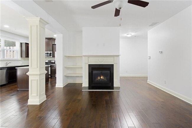 Building Photo - 2249 Knoxhill View