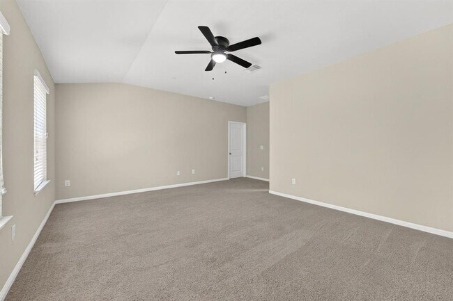 Building Photo - 516 E Slaughter Ln