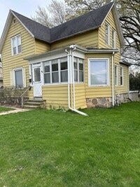 Building Photo - 430 E Racine St