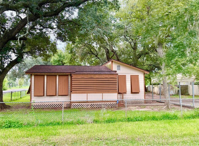 Building Photo - 2501 Shady Creek Ln