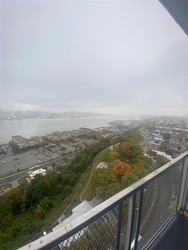 Building Photo - 5601 Boulevard E