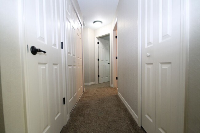 Building Photo - BEAUTIFUL 3 Bd/2Ba Home!!