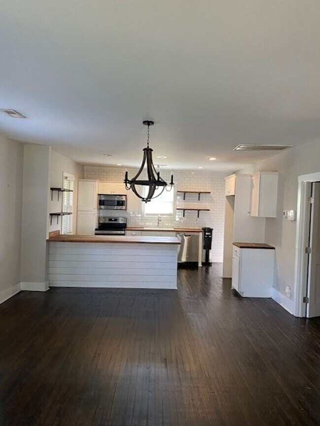 Building Photo - Cargo District home located within walking distance of Downtown Wilmington