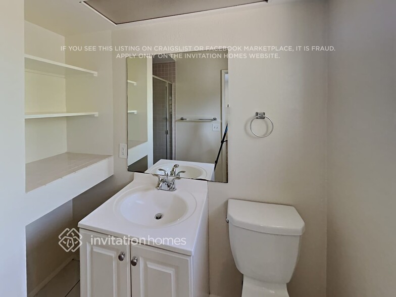 Building Photo - 2243 Avenida Del Diablo