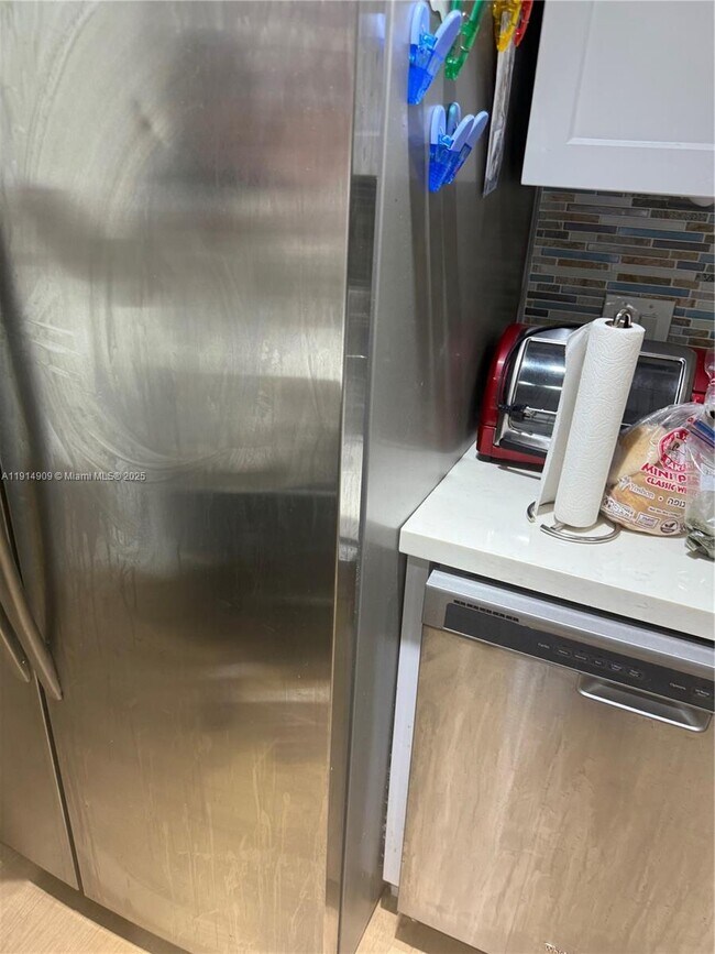 Building Photo - 1980 S Ocean Dr