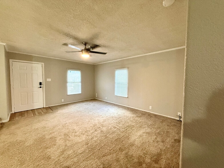 Building Photo - 11835 Greensbrook Forest Dr