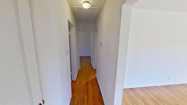 Building Photo - Desirable 3 Bedroom, 2 Bathroom house in S...