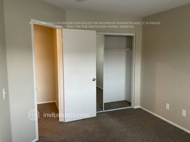 Building Photo - 2035 W Sunnyview Dr