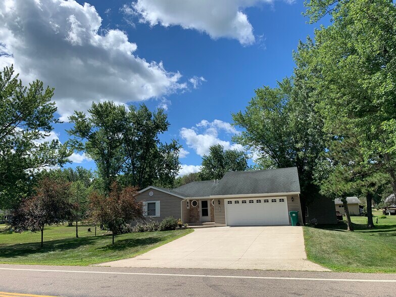 Huge Yard - 67951 County Road 76