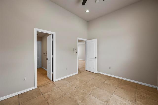 Building Photo - 902 Wentwood Dr