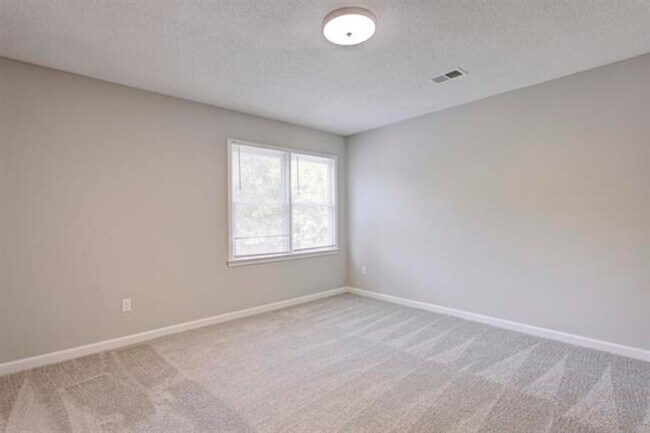 Building Photo - 1359 Winoka Rd