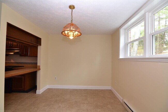 Building Photo - 1812 Gardenspring Dr