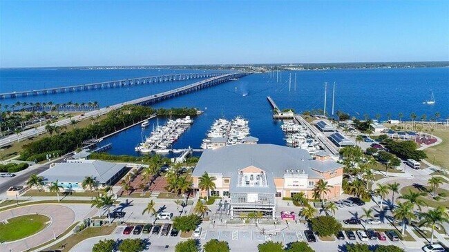 Building Photo - 1620 Seahaven Dr