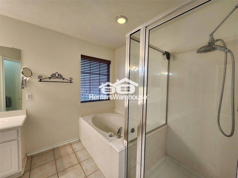 Building Photo - 24422 Travis House Ln