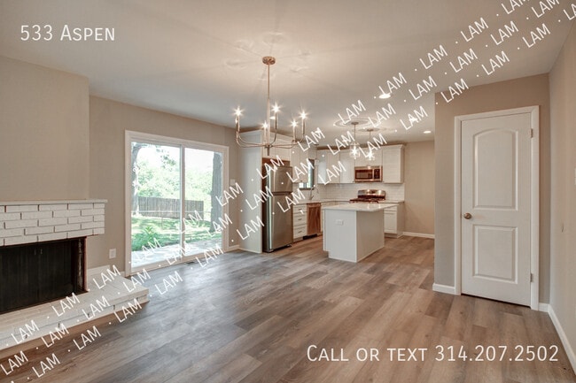 Building Photo - 533 Aspen Dr