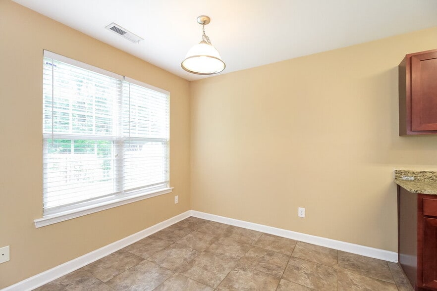 Building Photo - 110 Konnoak Village Cir