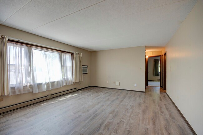 Building Photo - 1608 Richmond Cir