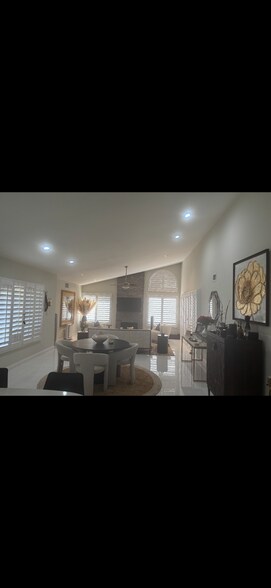 Building Photo - 41662 Aventine Ct