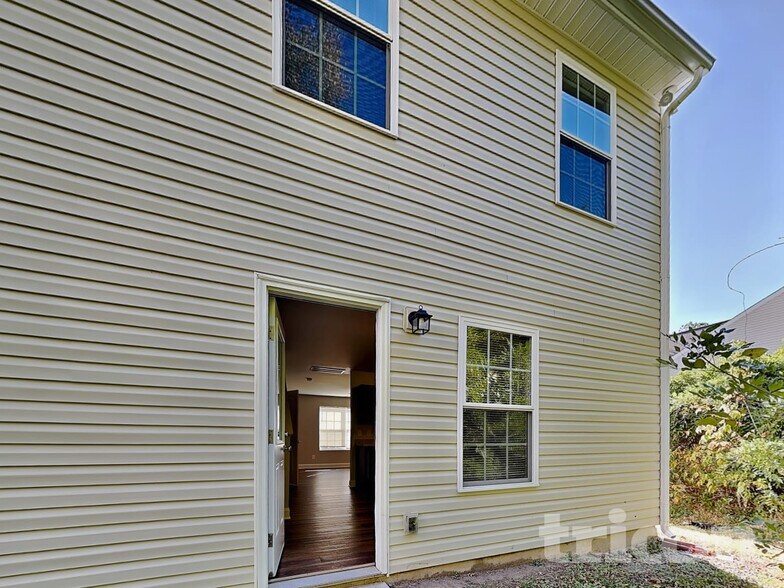 Building Photo - 239 Morning Dew Dr