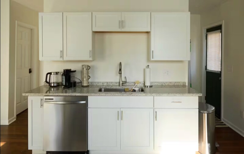 Building Photo - 2433 S 16th St