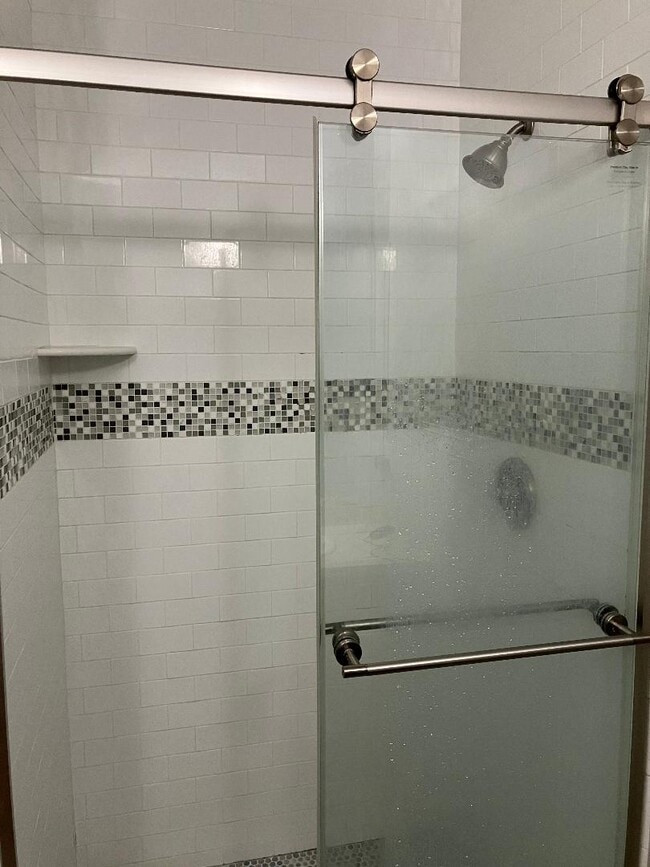 Ensuite Shower - 133 Jackson St