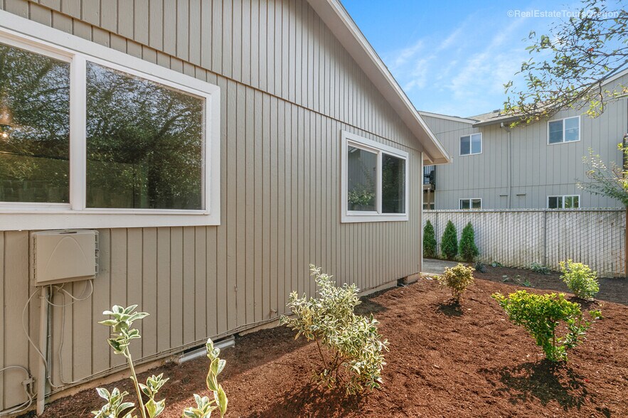 Backyard - 151 N 29th Ave
