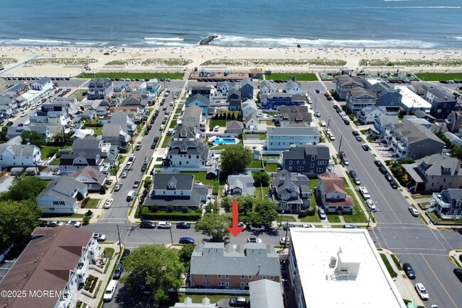Building Photo - 911 Beach Ave