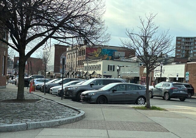 Building Photo - 23 Munroe St