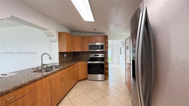 Building Photo - 11501 SW 43rd Ln