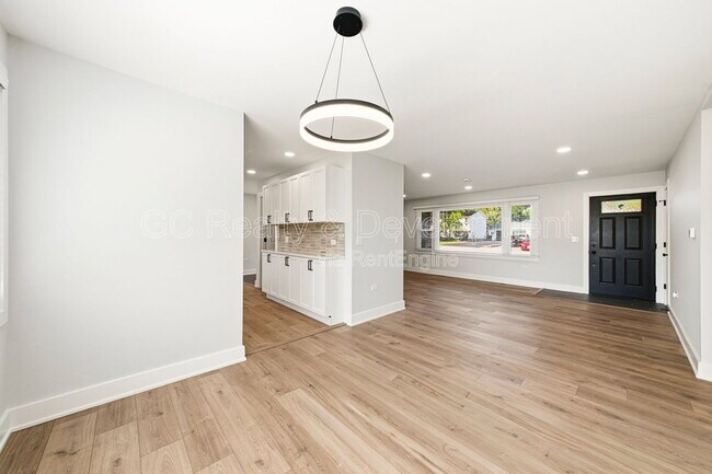 Building Photo - 106 Hawthorne Dr