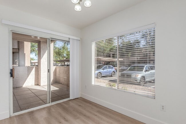 Building Photo - 2 Bedroom 2 Bathroom Condo- Downtown Gilbert