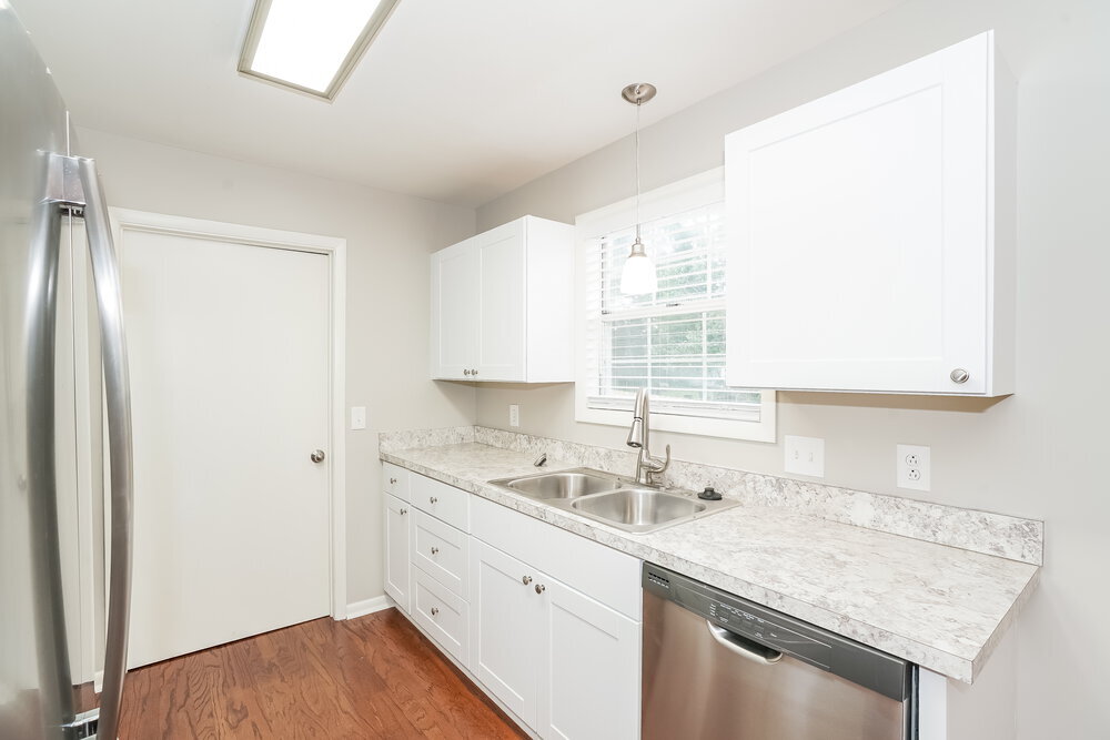 Building Photo - 581 Woodcrest Dr