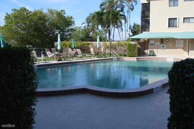 Building Photo - 2 br, 2.5 bath House - 3605 S Ocean Blvd A...