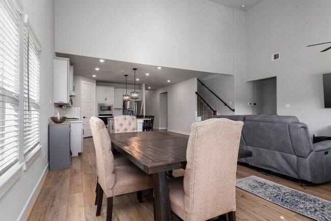 Building Photo - 17828 Hanson Ridge Dr