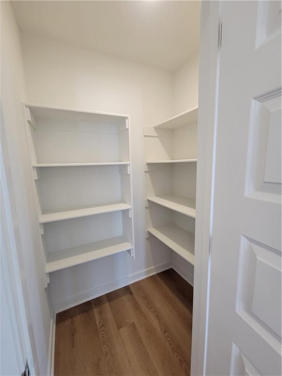 Building Photo - 555 N Cresswell Dr