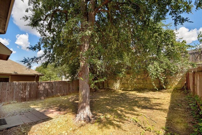 Building Photo - 5624 Emma Thompson Way