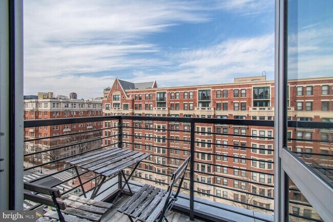 Building Photo - 1209 13th St NW