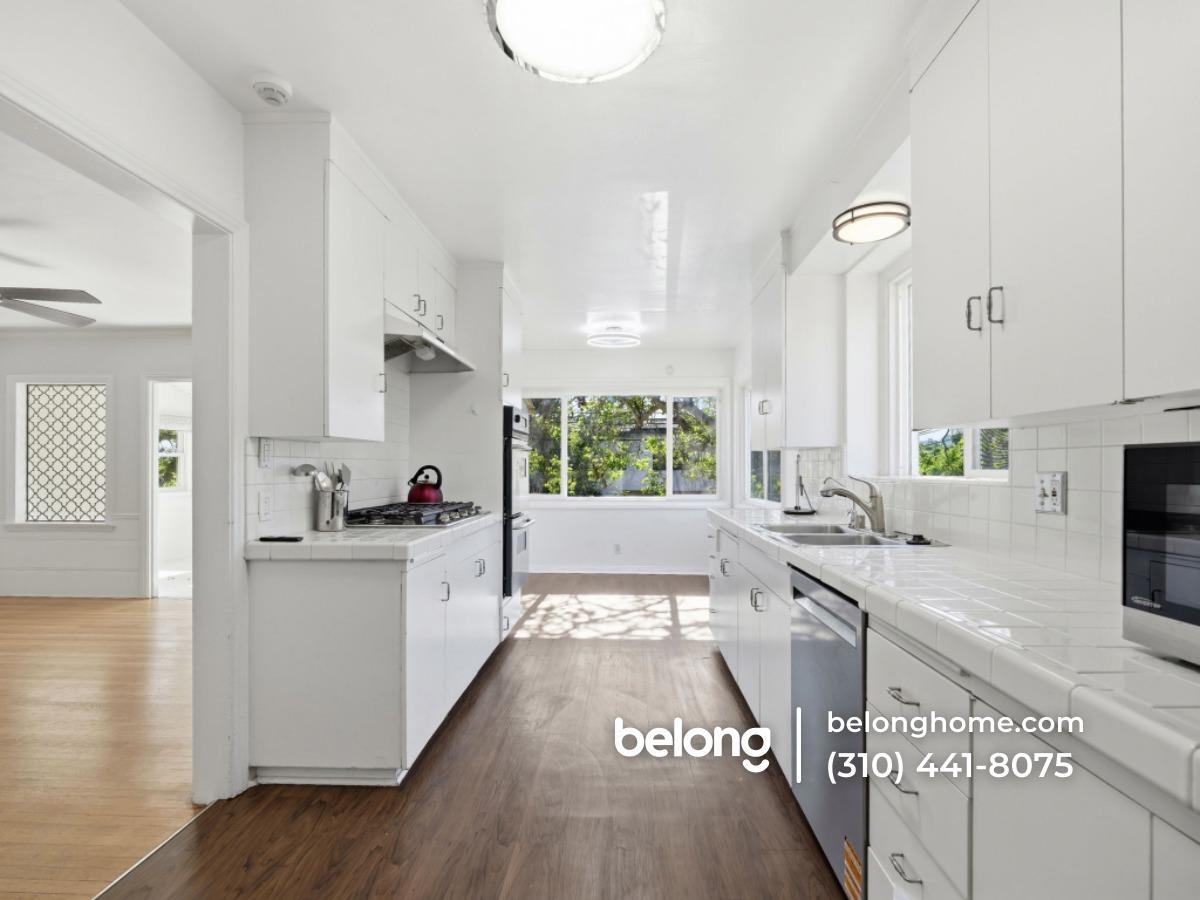 Building Photo - 10537 Rochester Ave