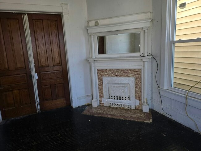 Building Photo - 1806 N Peoria Ave