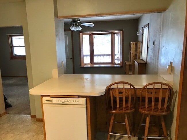 Building Photo - 4 Bedrooms, 2 Bathrooms Single Family Home in Crosslake, MN w/3 season porch