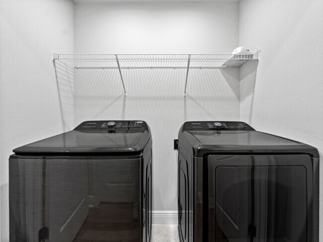 Building Photo - Stunning, 3-bedroom, 2.5-bath, townhome located in the highly desirable GATED resort community of...