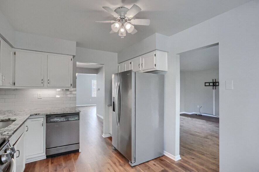 Building Photo - 2624 Hunters Point Dr