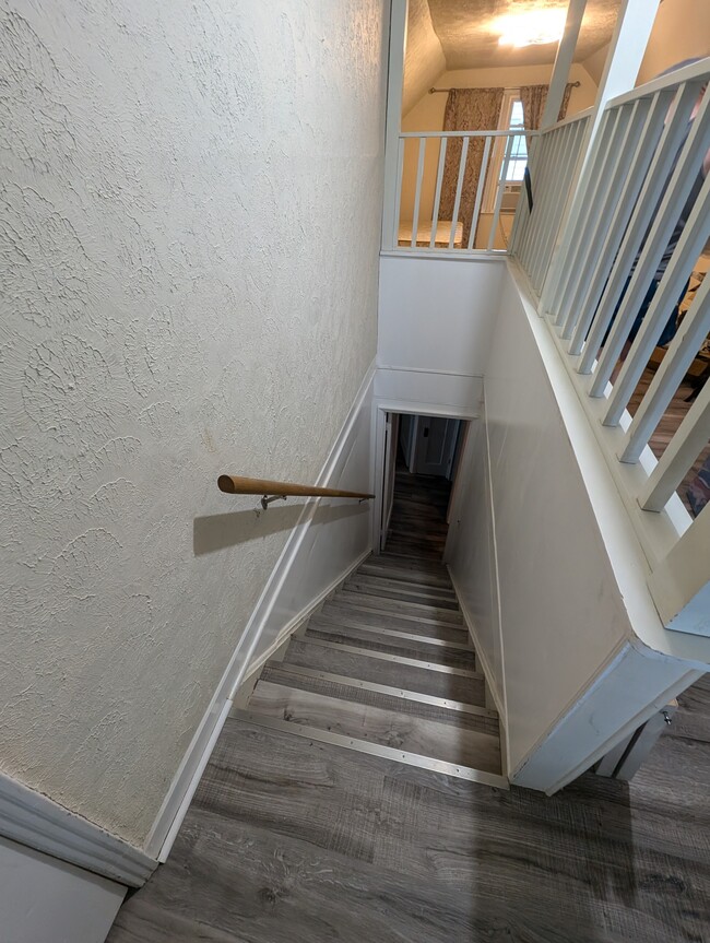 Building Photo - Rutland Ave