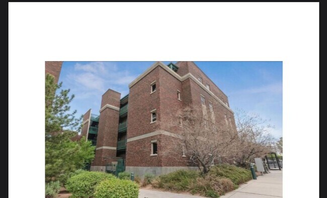 Building Photo - COMING SOON Beautiful 2BR , 2BA 2nd floor ...